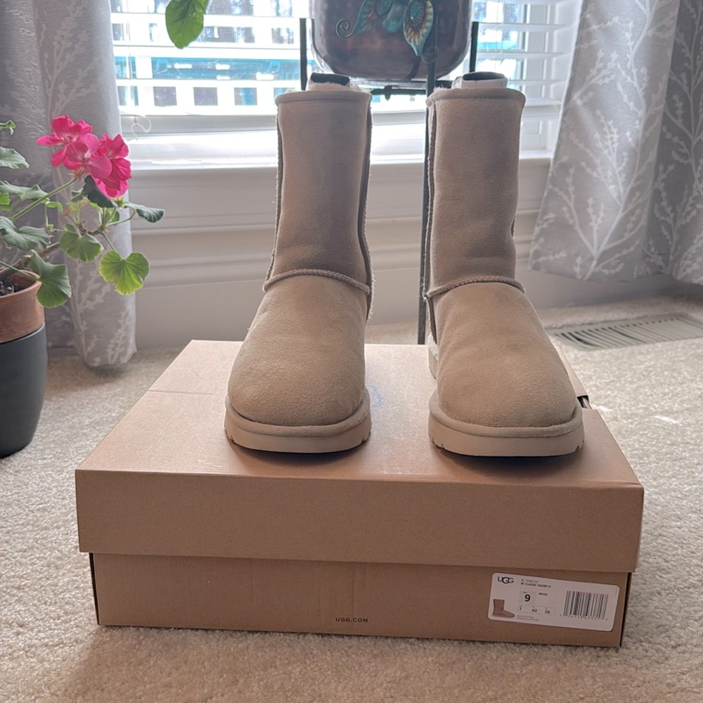 UGG Classic Short ll
